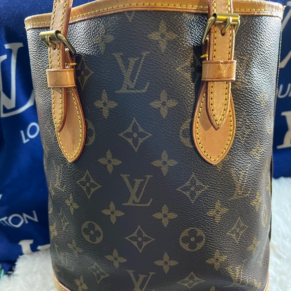 Authentic LV bucket bag PM size - Picture 2 of 12